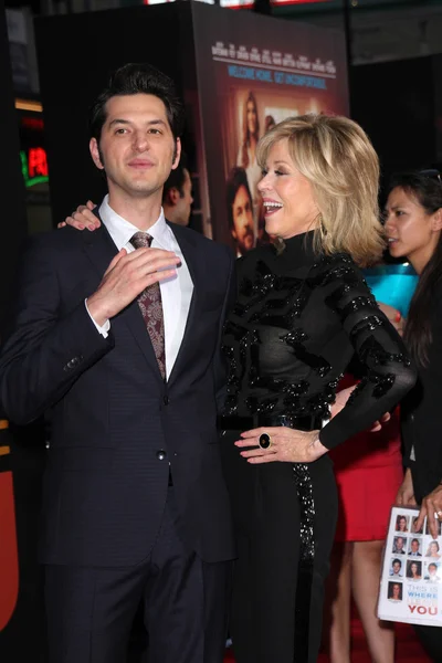 Ben Schwartz y Jane Fonda — Foto de Stock