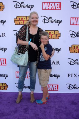 Melissa peterman ve riley david brad