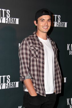 Tyler Blackburn