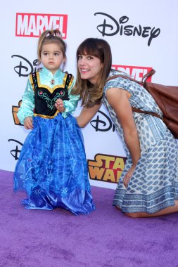 lindsay sloane ve maxwell lue Rollin