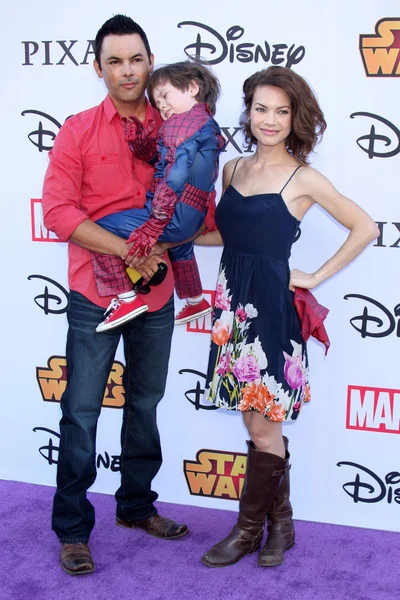 Michael saucedo, zoon en rebecca herbst — Stockfoto