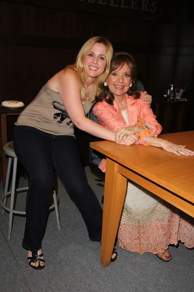 Samantha Hale och Dawn Wells — Stockfoto