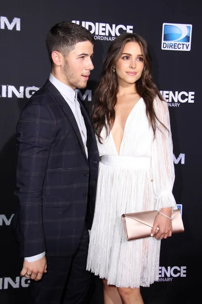 Olivia culpo und nick jonas — Stockfoto