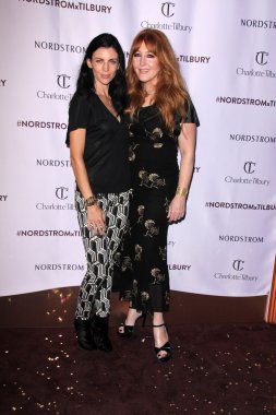 Özgürlük Ross, Charlotte Tilbury