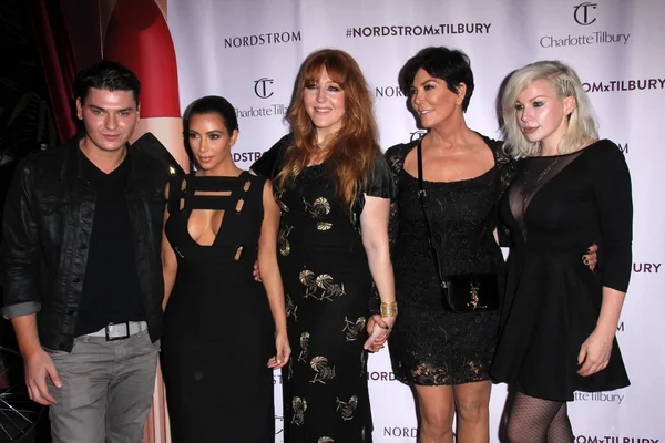 Kim Kardashian, Charlotte Tilbury, Kris Jenner — Foto de Stock