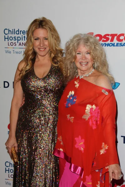 Joely Fisher and Connie Stevens — Stock Photo, Image