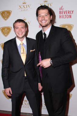 Kegan Klein ve Nicholas Cowher