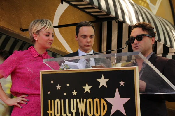 Kaley Cuoco, Jim Parsons and Johnny Galecki — Stock Photo, Image