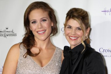 Erin Krakow ve Lori Loughlin
