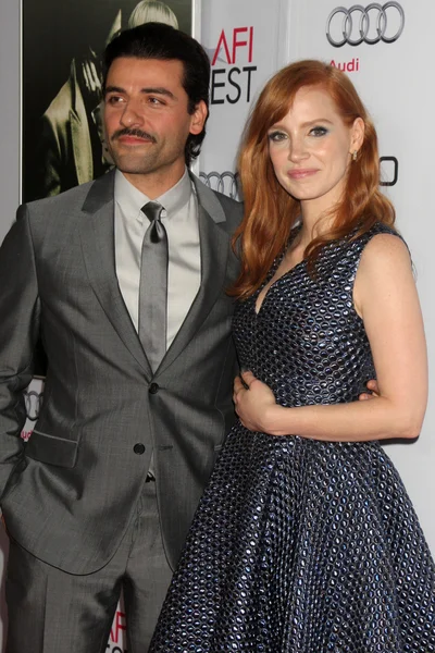 Oscar Isaac and Jessica Chastain — Stock Photo, Image