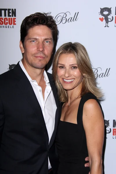 Michael Trucco and Sandra Hess — Stock Photo, Image