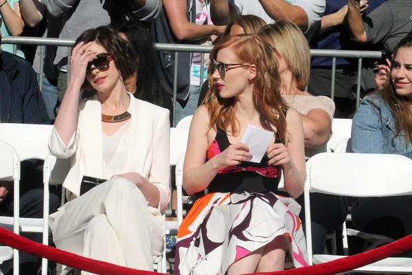 Anne Hathaway, Jessica Chastain — Foto Stock