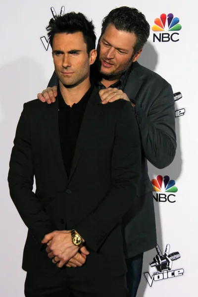 Adam Levine, Blake Shelton — Stock Photo, Image