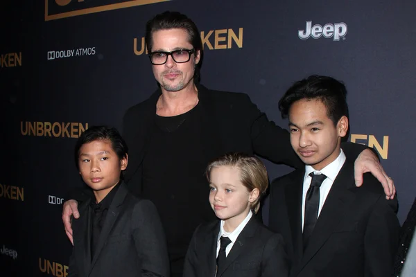 Brad Pitt en familie — Stockfoto