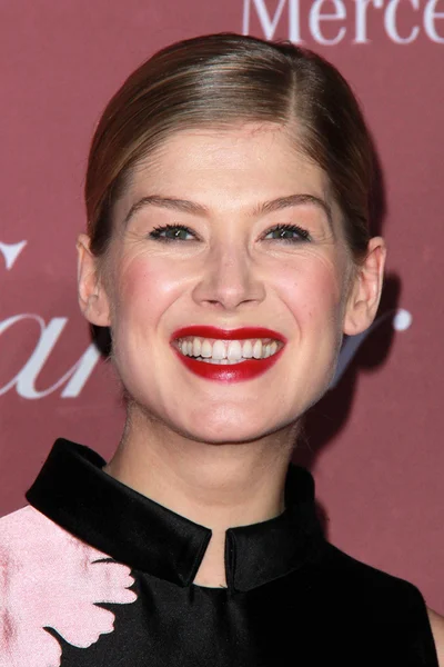 Rosamund Pike — Stockfoto