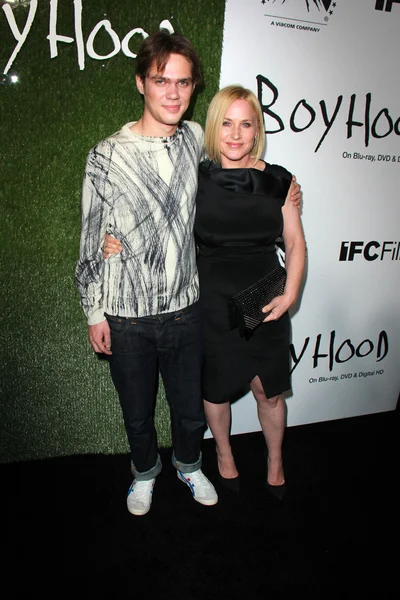 Ellar Coltrane, Patricia Arquette — Stock Photo, Image