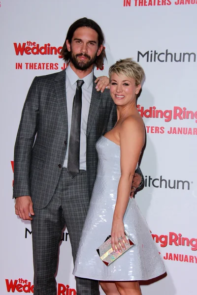 Ryan Sweeting, Kaley Cuoco-Sweeting — Stock Photo, Image