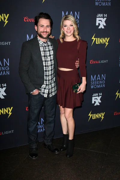 Charlie Day, Mary Elizabeth Ellis — Foto de Stock