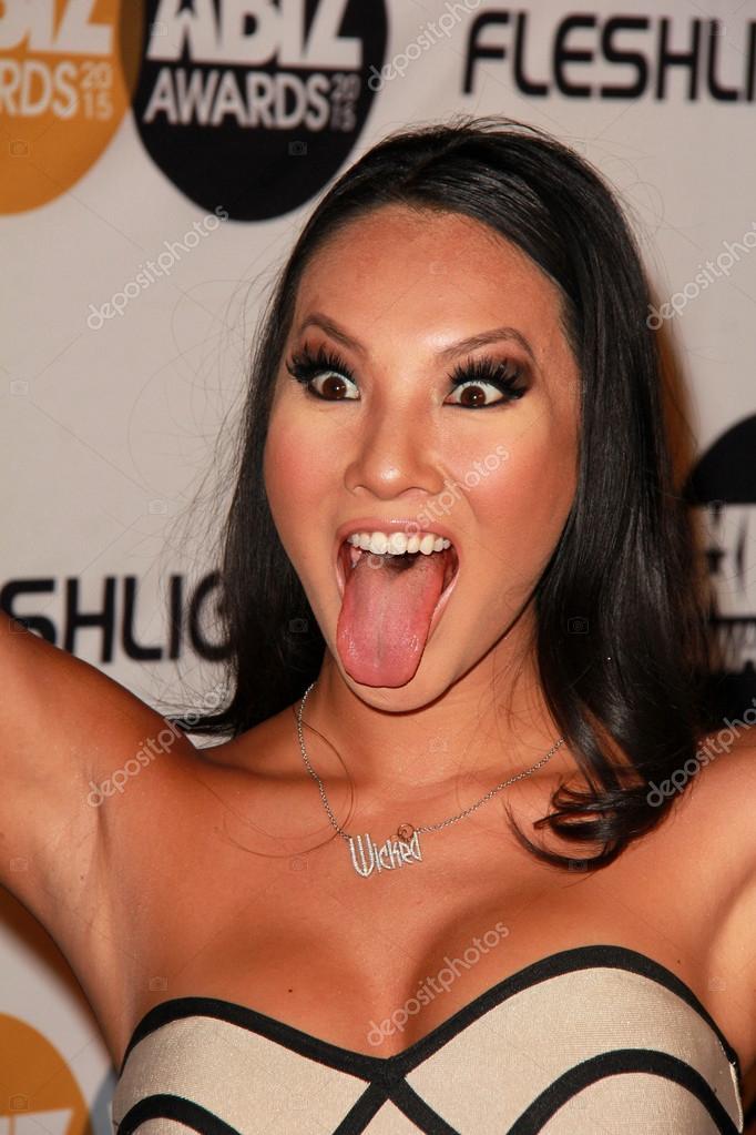 depositphotos_62697919-stock-photo-asa-akira.jpg