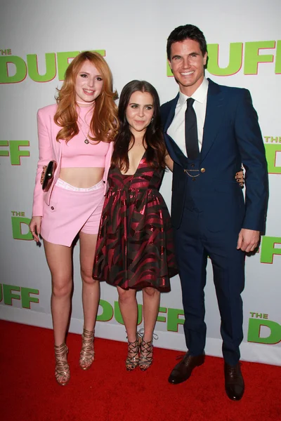 Bella Thorne, Mae Whitman, Robbie Amell — Foto de Stock