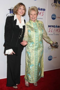 Susan Blakely, Michelle Phillips