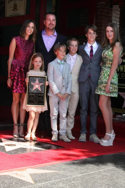 Chris O'Donnell met familie — Stockfoto