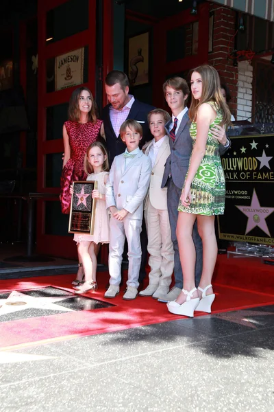 Chris O'Donnell med familj — Stockfoto