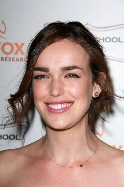 Elizabeth Henstridge — Foto Stock