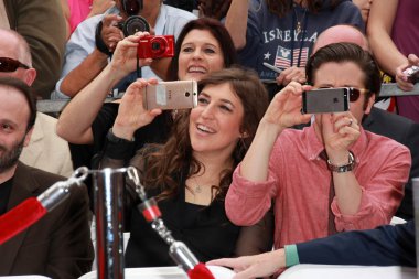 Mayim Bialik, Simon Helberg
