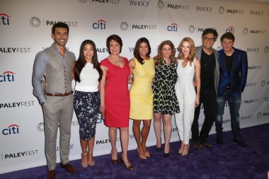 Jaime Camil, Andrea Navedo, aycan Coll, Gina Rodriguez, Yael Grobglas, Justin Baldoni, Brett Dier