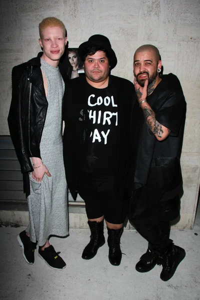 Shaun Ross, Harvey Guillen, Ashton Michael — Foto de Stock