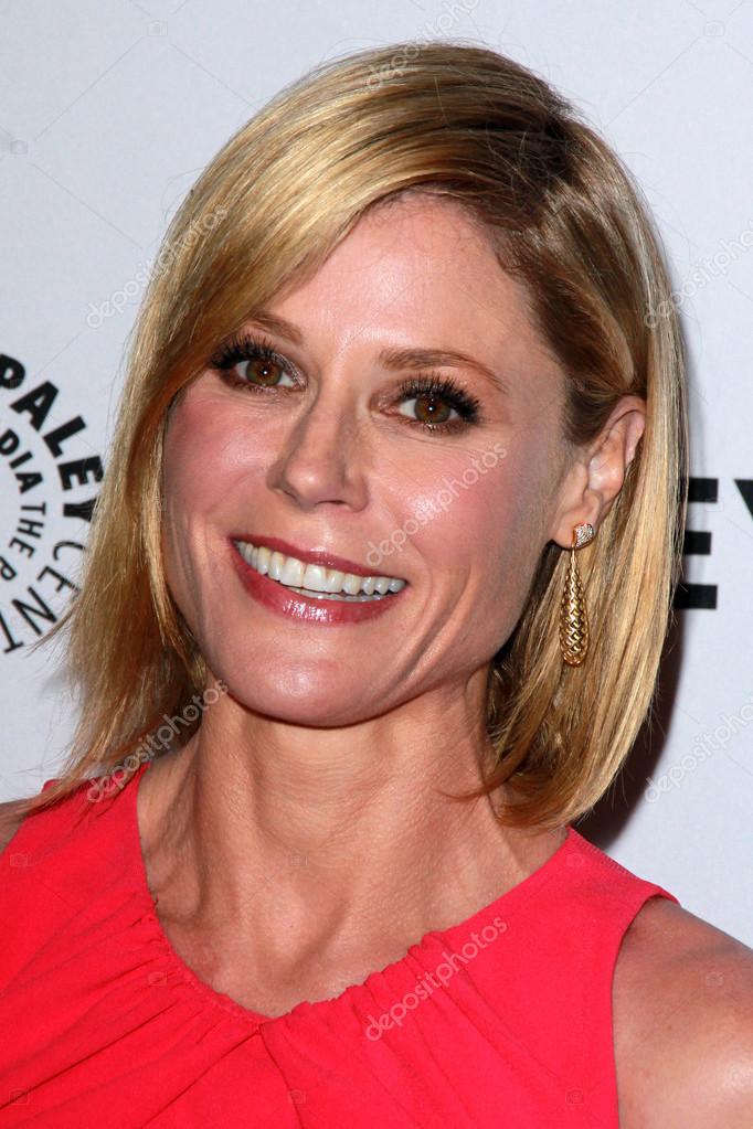 Julie Bowen as Claire Dunphy in #ModernFamily - Season 6 | Julie bowen  haircut, Julie bowen hair, Julie bowen