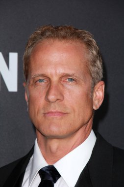 Patrick Fabian