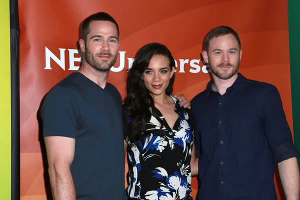 Luke Macfarlane, Hannah John-Kamen, Aaron Ashmore — Stock Photo, Image