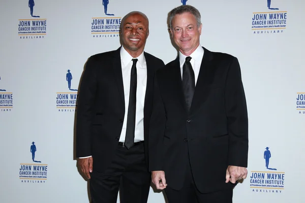 J.r. Martinez, Gary Sinise — Stockfoto