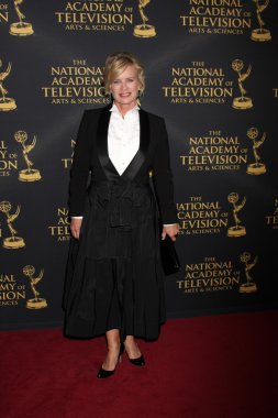 Mary Beth Evans - oyuncu