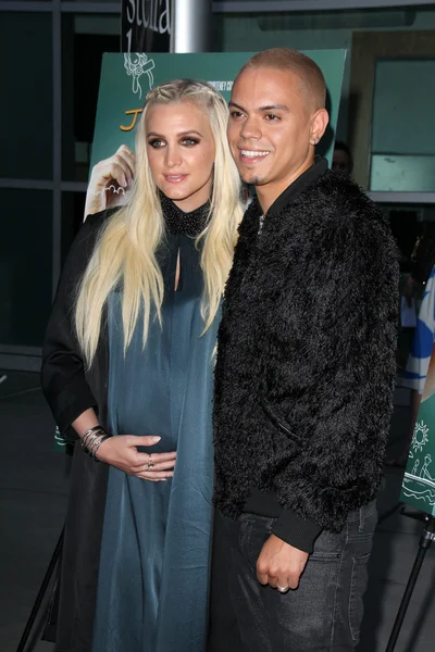 Ashlee Simpson, Evan Ross — Stock Photo, Image