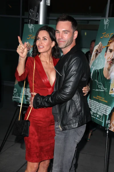 La actriz Courteney Cox, Johnny McDaid — Foto de Stock