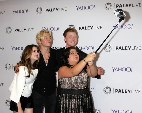 Laura Marano, Ross Lynch, Calum Worthy Mayara Rodriguez — Fotografia de Stock