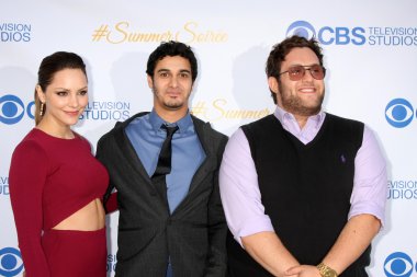 Elyes Gabel, Katharine Mcphee, Ari Stidham