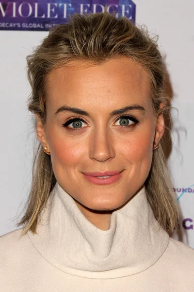 Skådespelerskan Taylor Schilling — Stockfoto