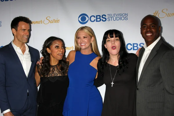 Cameron Mathison, Nischelle Turner, Nancy O 'Dell, Pauley Perrette, Kevin Frazier — Fotografia de Stock