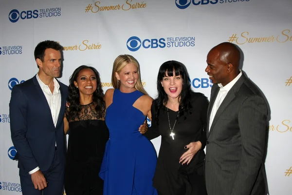 Nischelle Turner, Nancy O'Dell, Pauley Perrette, Cameron Mathison, Kevin Frazier — Photo