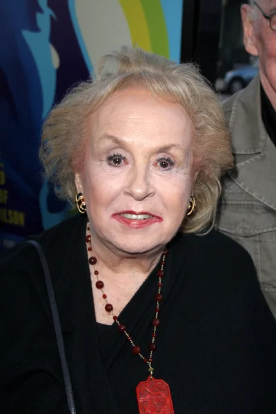 La actriz Doris Roberts — Foto de Stock