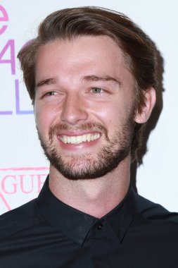 Patrick schwarzenegger - aktör