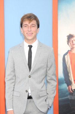 Skyler Gisondo - aktör
