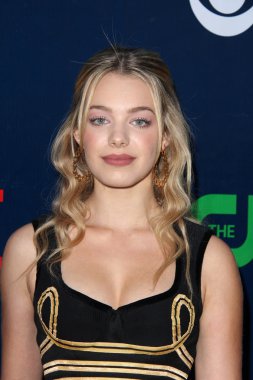 Sadie Calvano - oyuncu
