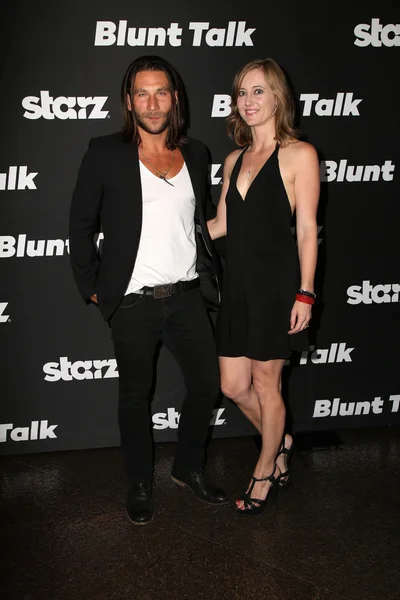 Zach Mcgowan, Emily Johnson — Zdjęcie stockowe