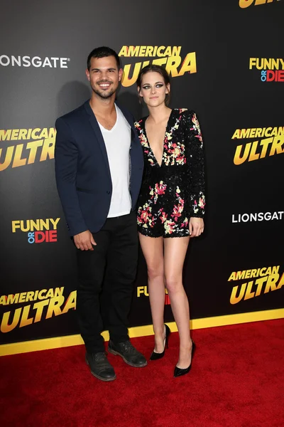 Taylor Lautner, Kristen Stewart — Foto de Stock