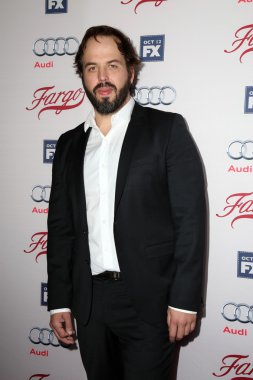 Angus Sampson - aktör